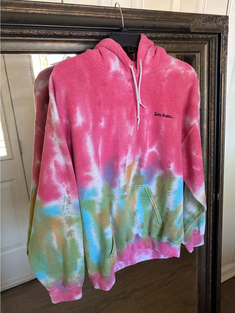 iets frans…Tie-Dye Pink Multicolor Hoodie Urban Outfitters